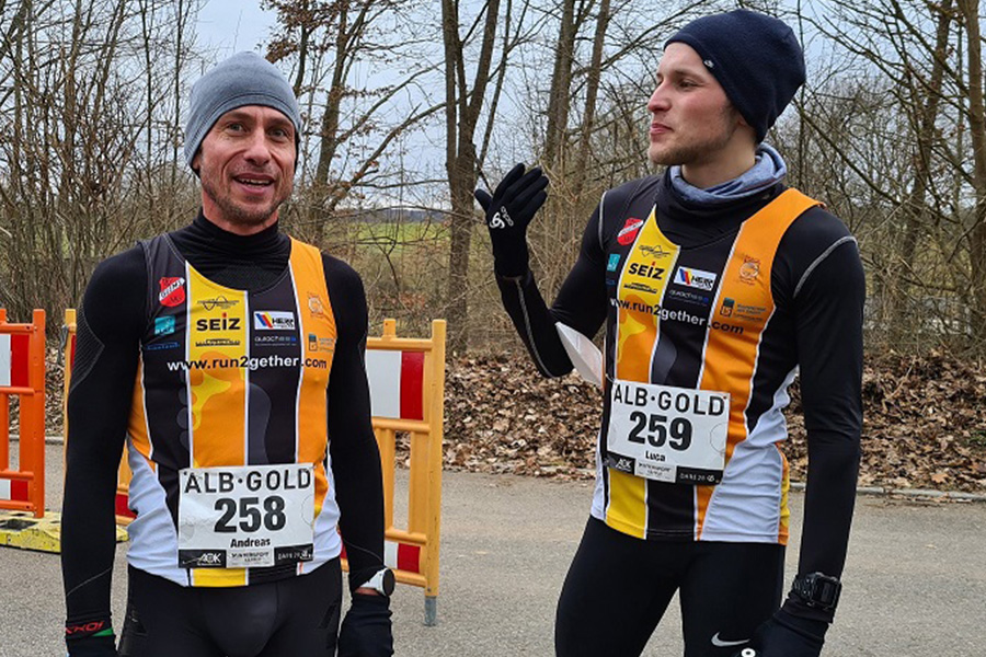 5km: Andreas Schindler und Luca Hauser (v.l.) kurz nach der Zielankunft schon beim Fachsimpeln