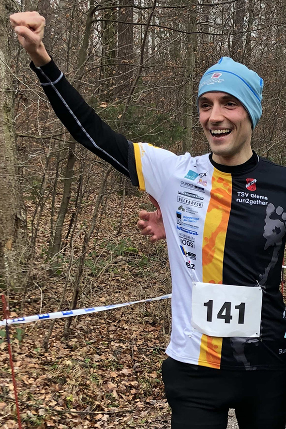 Daniel Noll, der glückliche Sieger beim Neujahrslauf 2024 der LG Filder